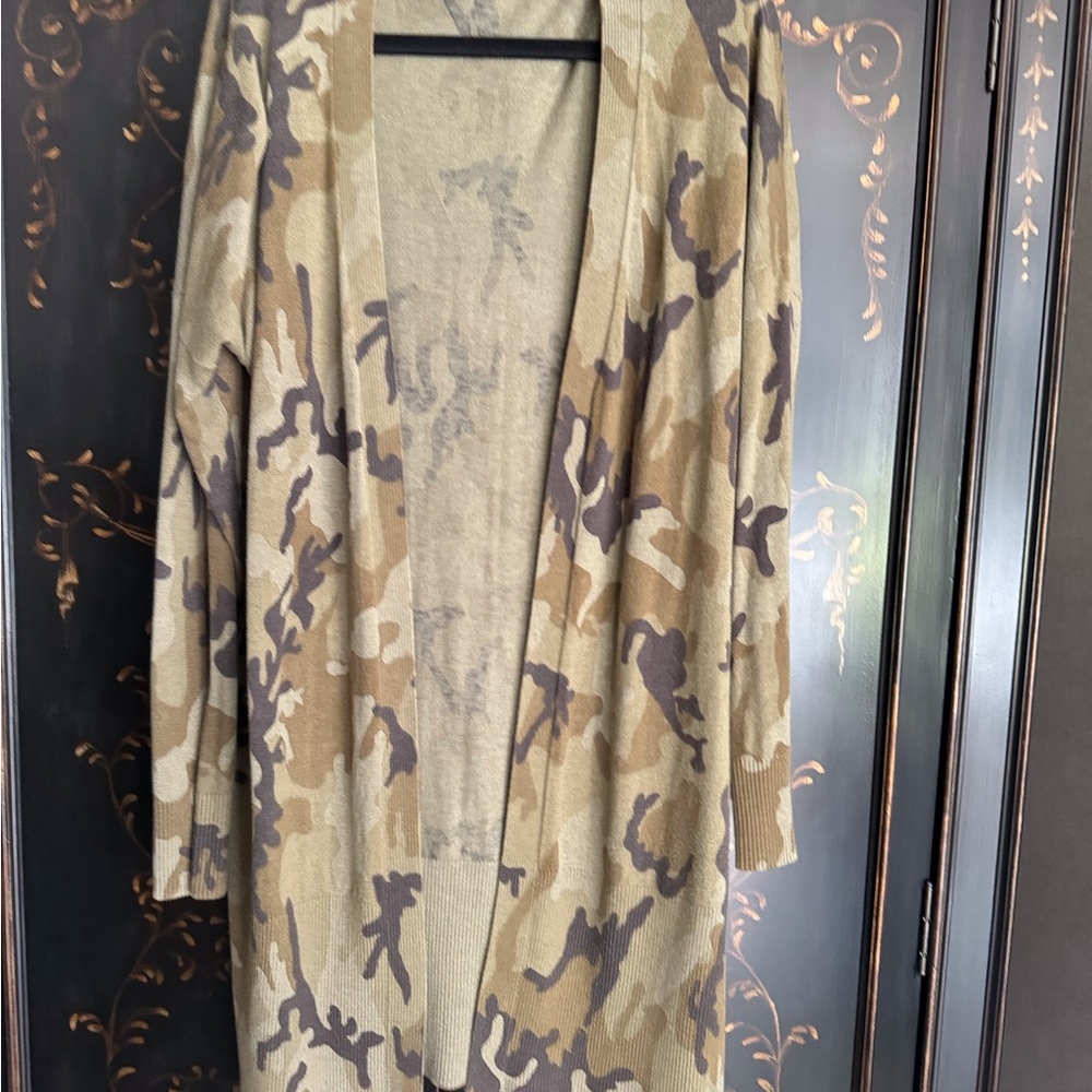 Camouflage lightweight Long Sweater by Sanctuary sz M